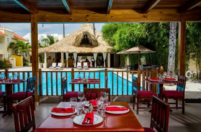 WhalaBavaro Punta Cana restaurante piscina